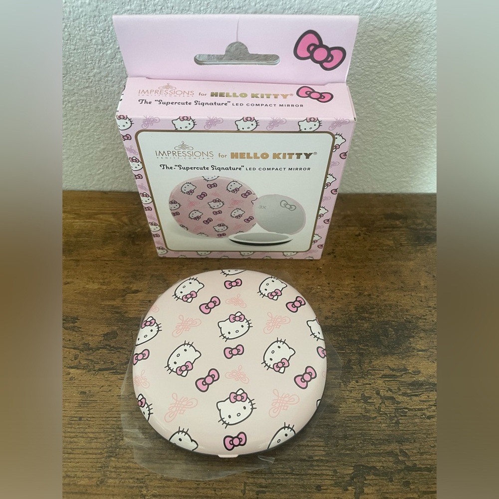 Sanrio Hello Kitty LED compact mirror.